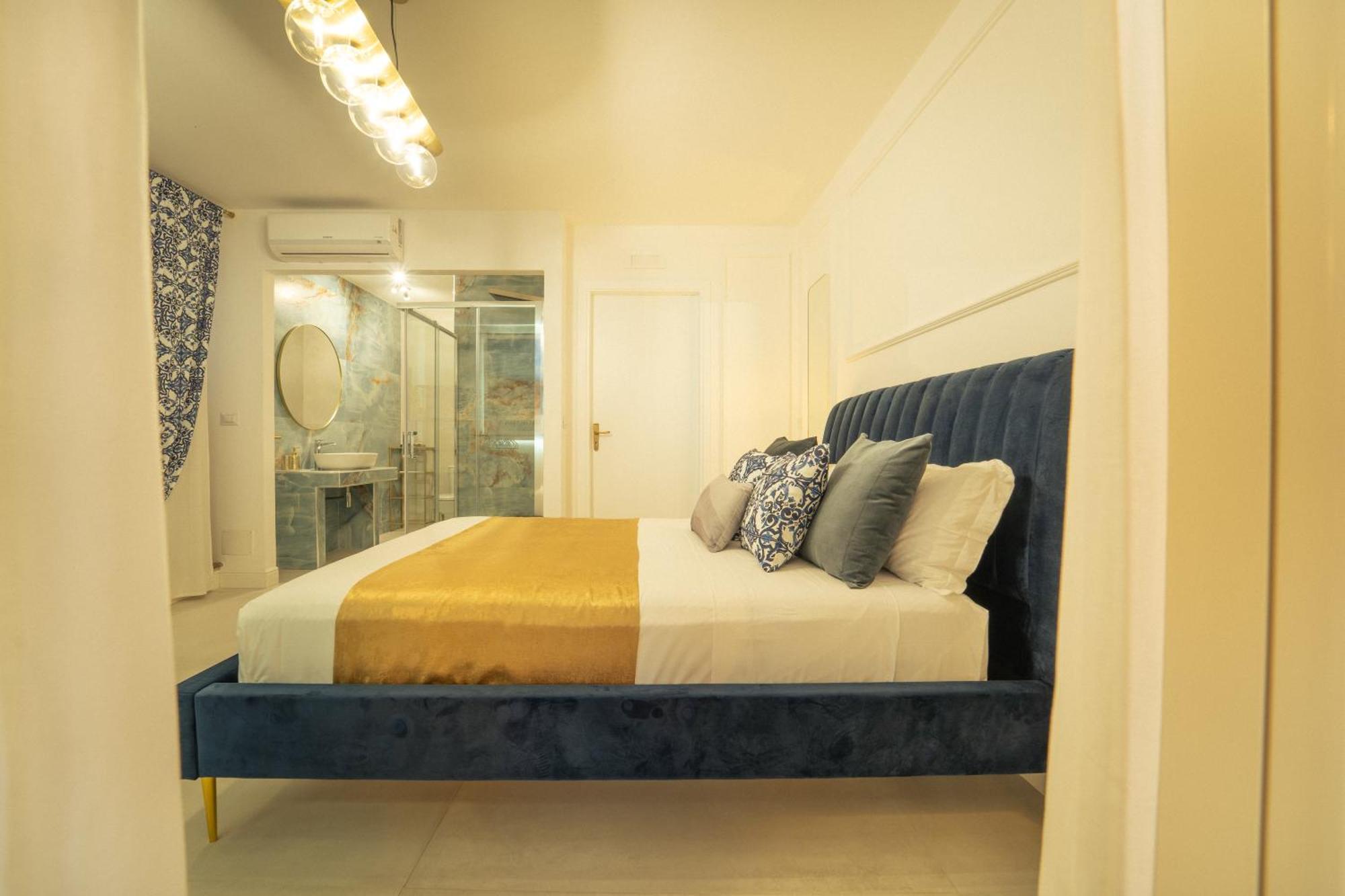 Johnny'S Suites Taormina Beach Bay Buitenkant foto