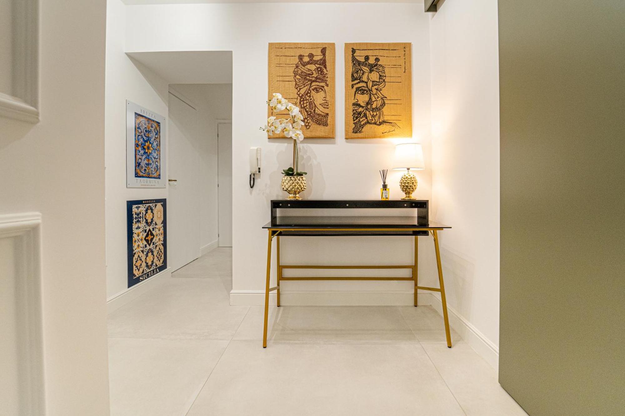 Johnny'S Suites Taormina Beach Bay Buitenkant foto