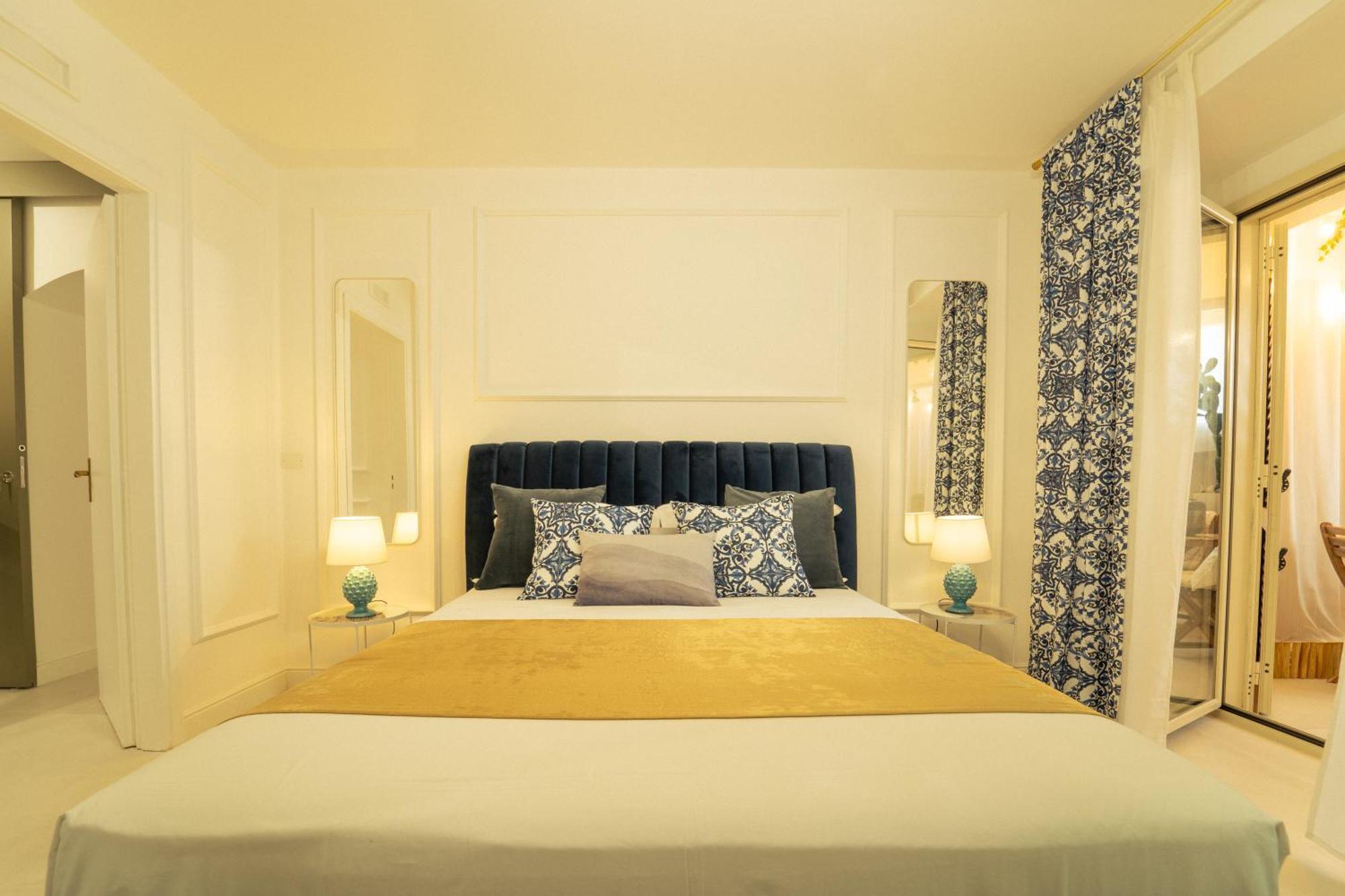 Johnny'S Suites Taormina Beach Bay Buitenkant foto