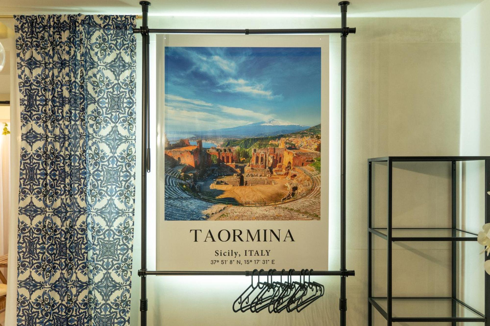 Johnny'S Suites Taormina Beach Bay Buitenkant foto