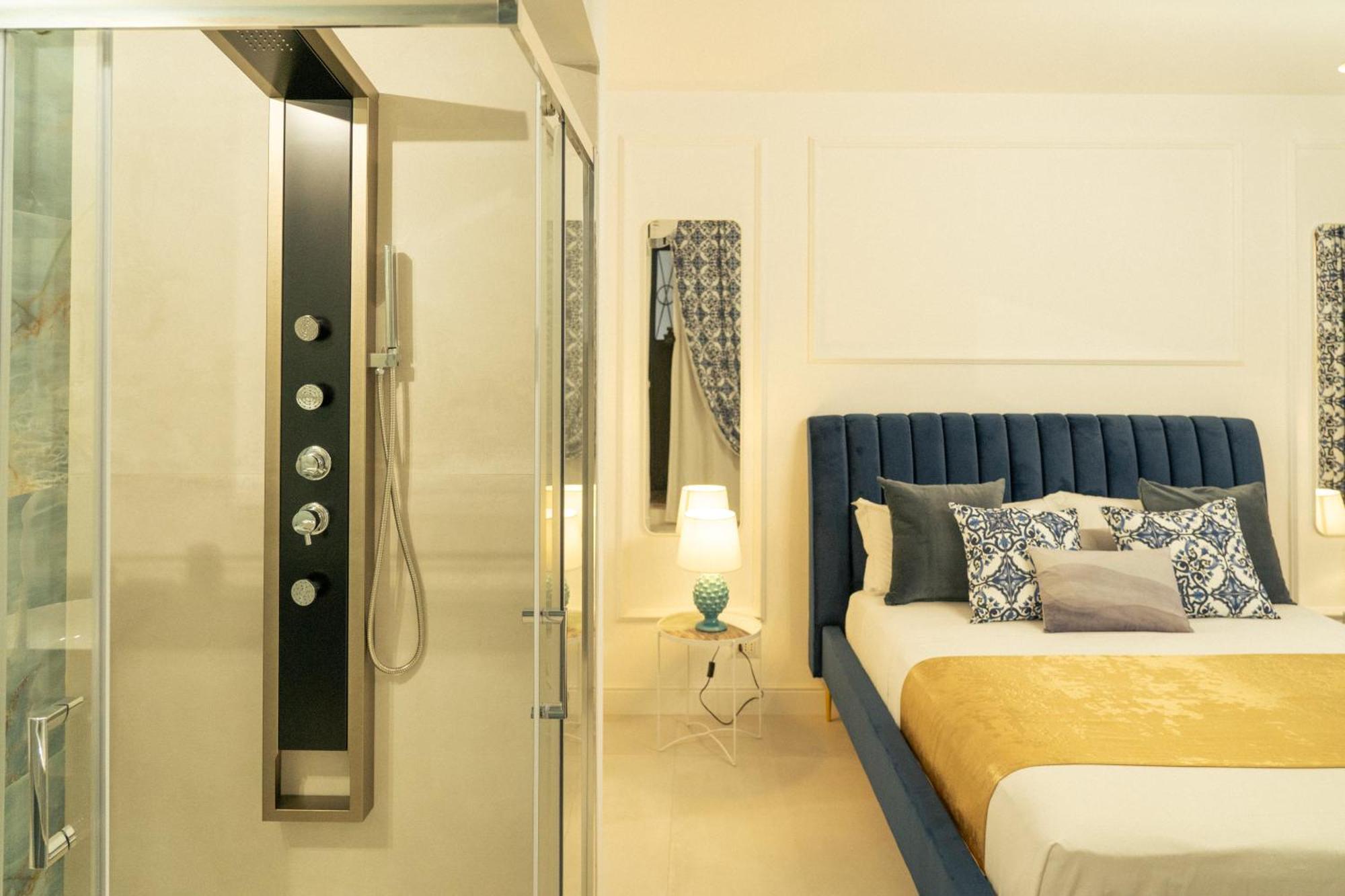 Johnny'S Suites Taormina Beach Bay Buitenkant foto